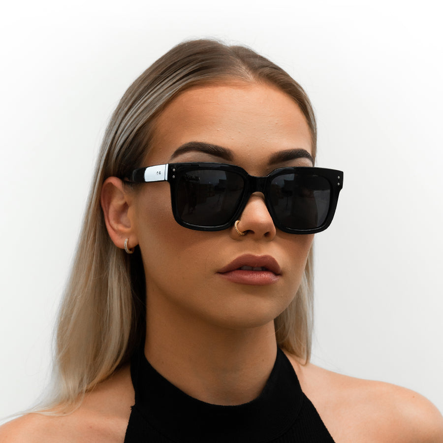 FOCUS - BLACK